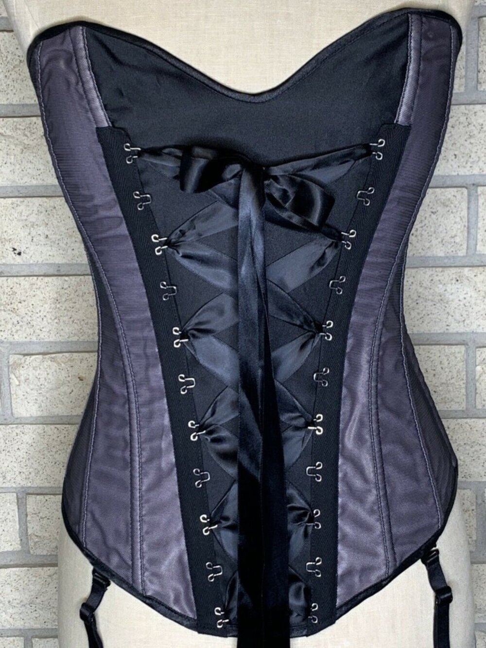 VTG Y2K Frederick’s Of Hollywood Bustier Garters Light Boning sexy ribbon corset